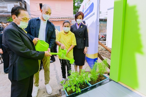 Royal Thai Army-CP-CP Foods continues to deliver houses for vulnerable group in Klong Toey